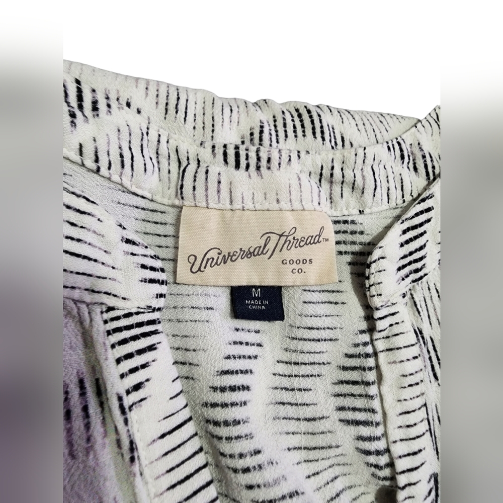 Universal Thread Geo Print Tank, Size M - Picture 2 of 2